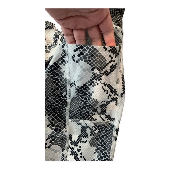 Bally Total Fitness Workout Crop Pants - Picture 3 of 6